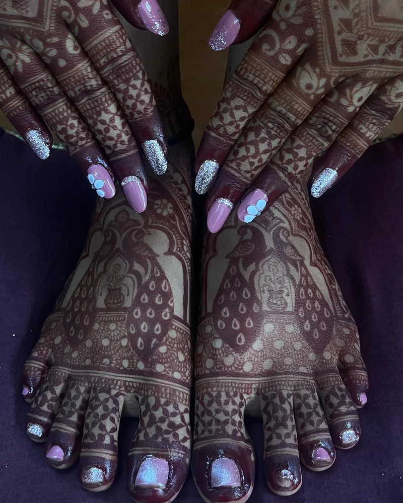 Bride Nails With Some Glitter Nd Some 3dflower